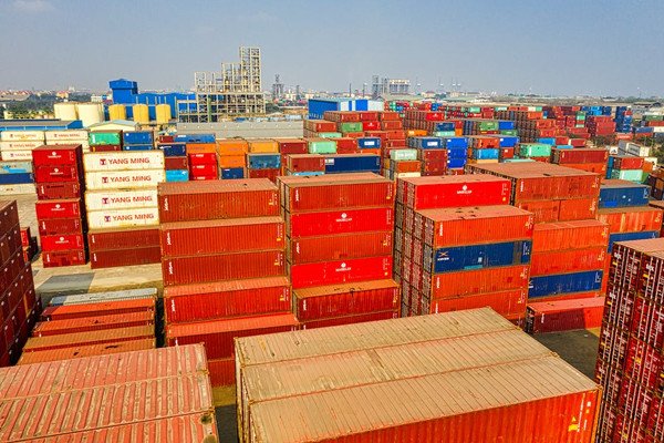 中国企业可向俄方提供15万自有集装箱 俄不会出现短缺问题